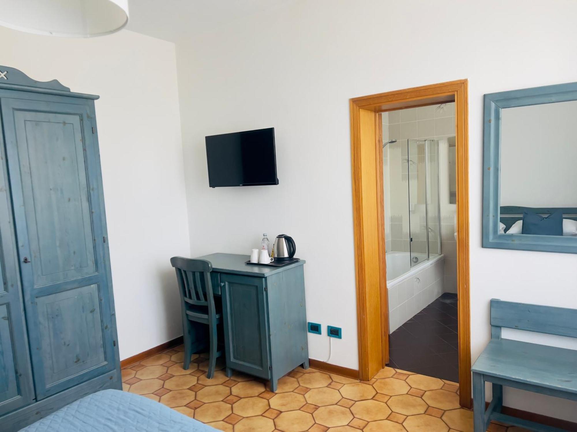 Villa Lavinia B&B Montescudaio Phòng bức ảnh